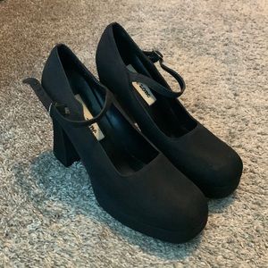Vintage Mary Janes. Size 8